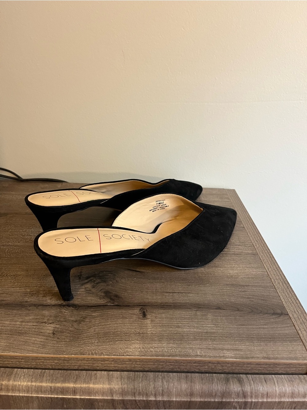 SOLE SOCIETY Maleah Black Pointed-Toe Mule Heels - Picture 2 of 7